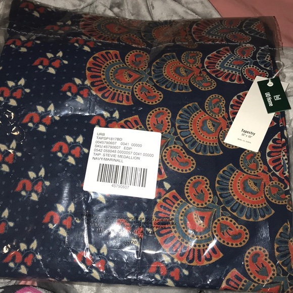 UO urban outfitters tapestry - Picture 4 of 4